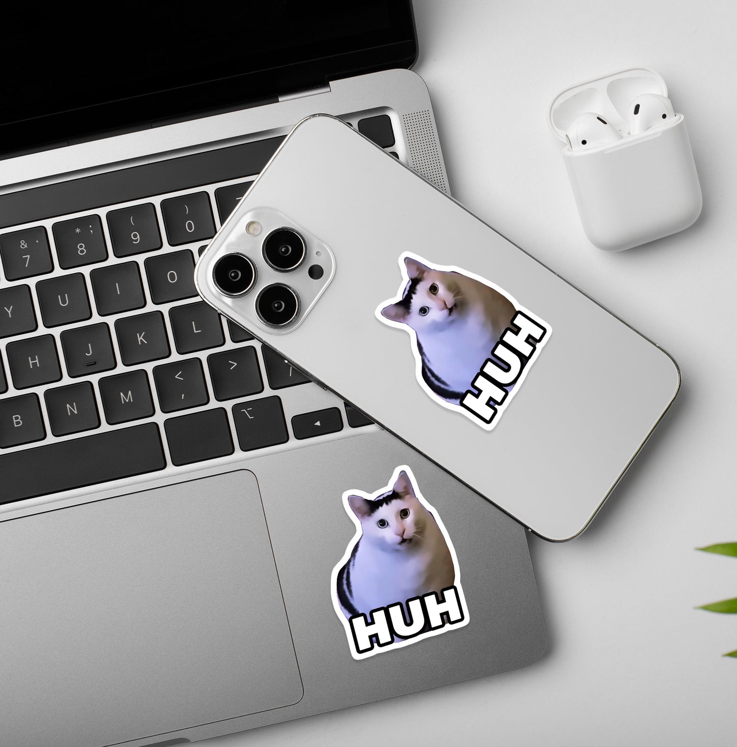Cat meme - HuH Laptop / Mobile Sticker