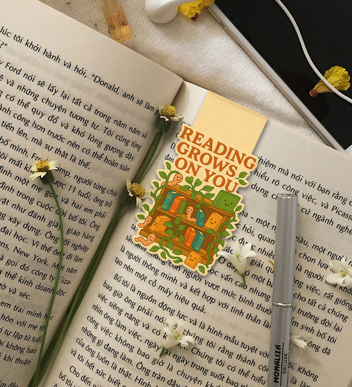 Magnetic Bookmark - Reading Grows On You