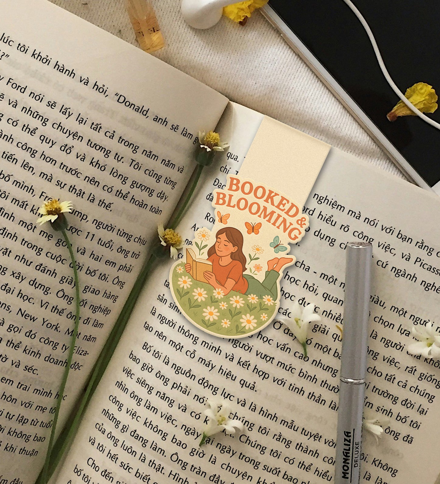 Magnetic Bookmark - Booked & Blooming