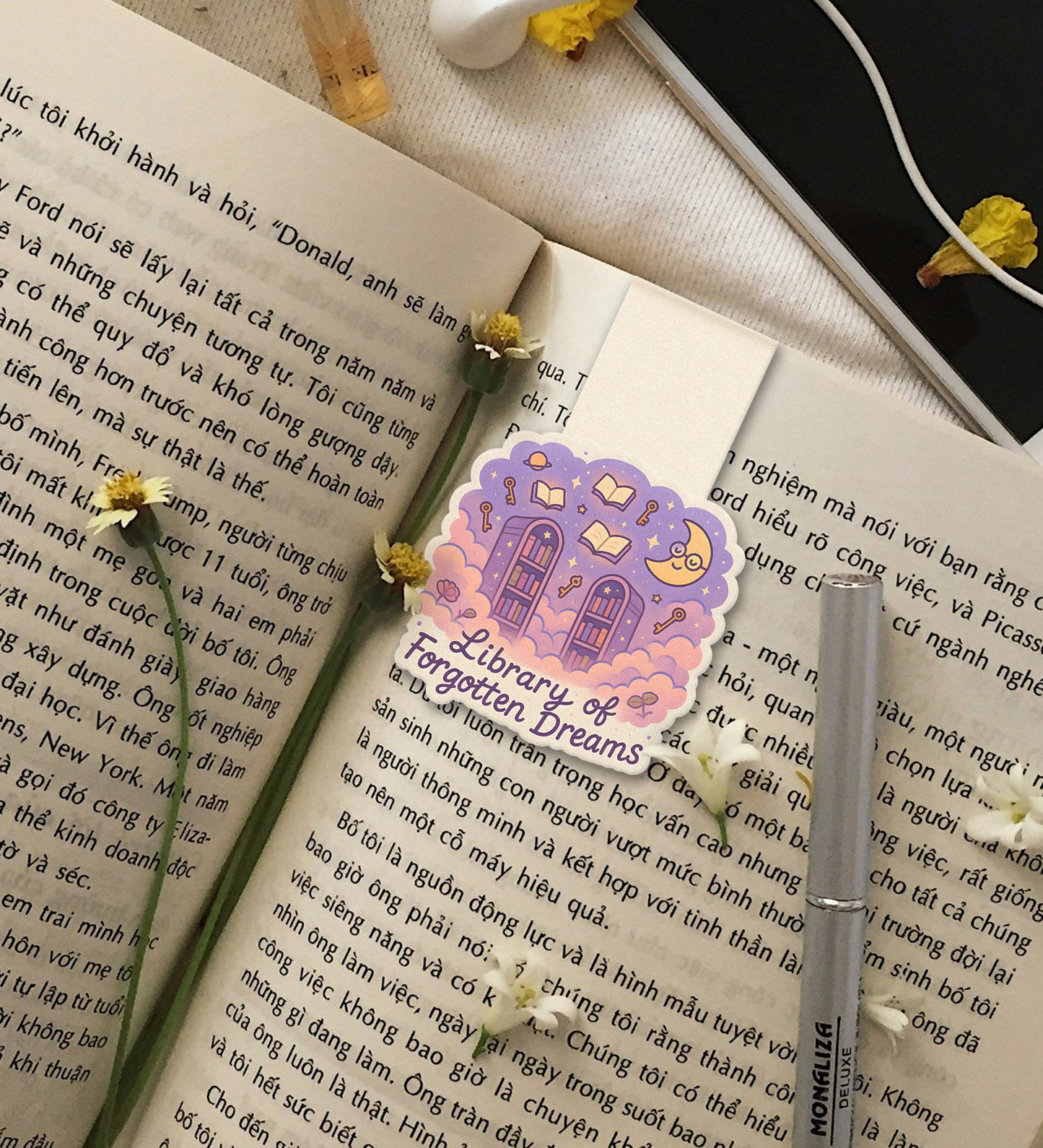 Magnetic Bookmark - Forgotten Dreams Librabry